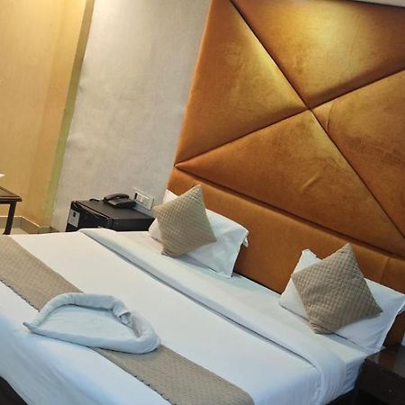 Hotel Grand City New Delhi Buitenkant foto